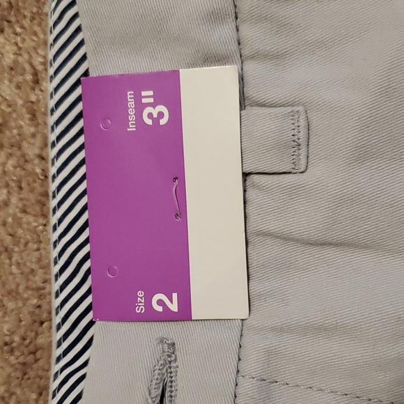 Shorts - Picture 3 of 3